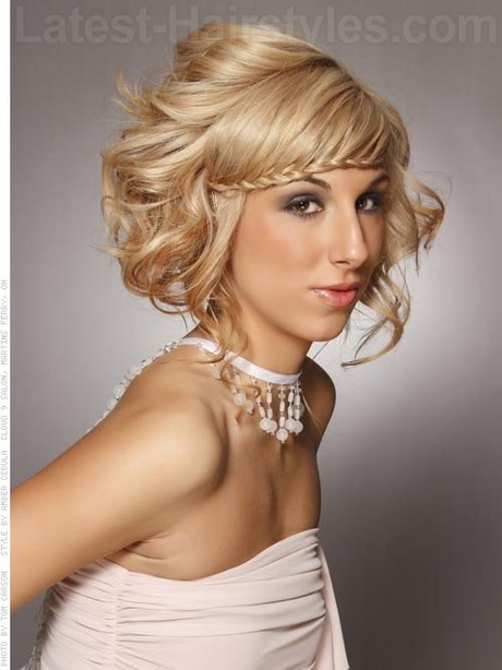 Bold Blonde Hairstyle For Medium Hair Side View. How to Style: 1.Start ...