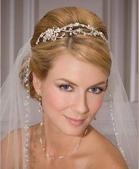 bridal-hairstyle-with-tiara-70-18 Bridal hairstyle with tiara