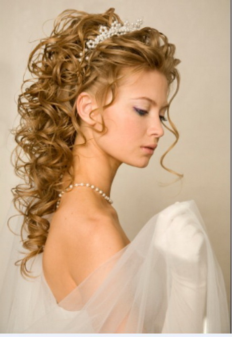 Bridal hairstyle with tiara