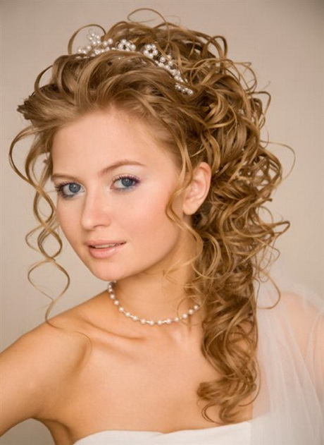 bridal-hairstyles-for-curly-hair-37 Bridal hairstyles for curly hair