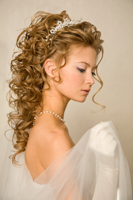 Curly hairstyles for brides