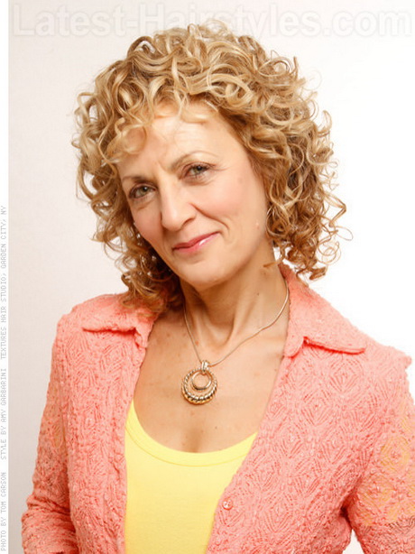 curly-hairstyles-for-women-over-50-46-7 Curly hairstyles for women over 50
