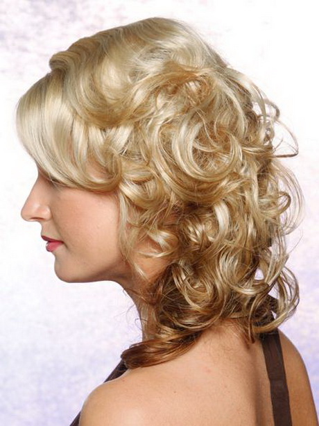 curly-prom-hairstyles-for-medium-hair-74-5 Curly prom hairstyles for medium hair