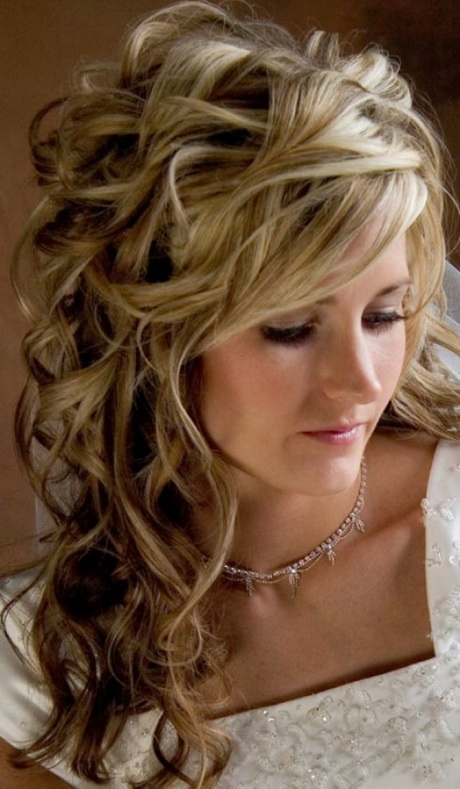 down-curly-hairstyles-for-prom-29-14 Down curly hairstyles for prom