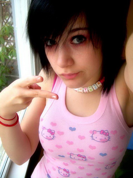 emo-short-hairstyles-for-girls-63-18 Emo short hairstyles for girls