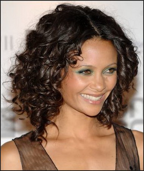 curly hairstyle trends 2015. Long curly hair is popular hairstyles 