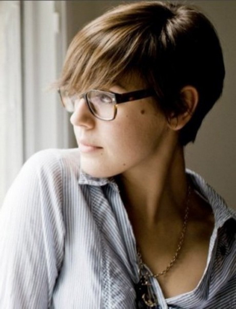 hairstyles-for-women-with-glasses-84-13 Hairstyles for women with glasses