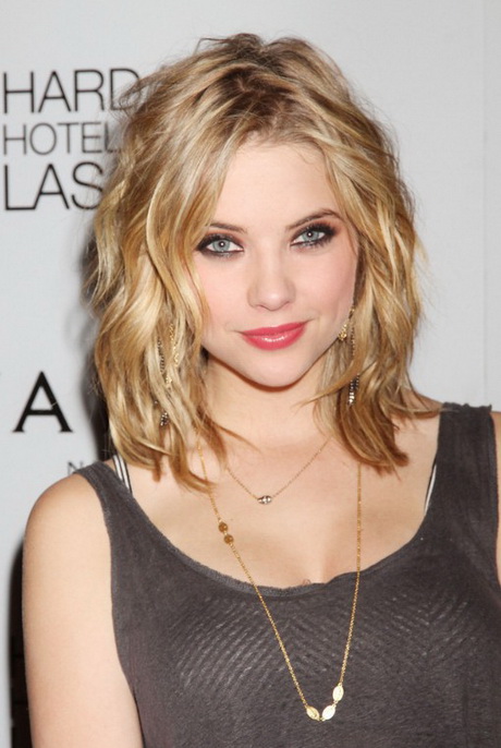 hairstyles-pictures-medium-length-87-17 Hairstyles pictures medium length