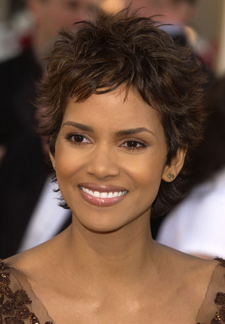 halle-berry-pixie-haircut-71-17 Halle berry pixie haircut