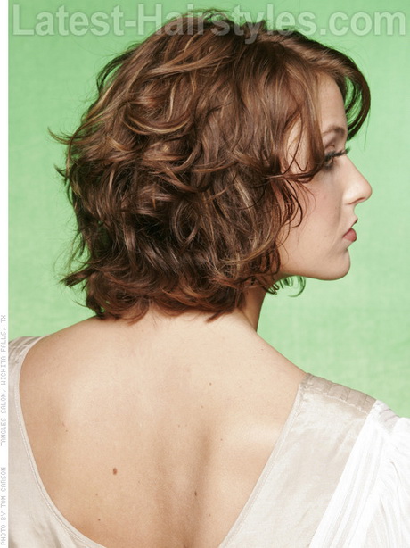 Bohemian inspired medium wavy hairstyle angle. How To Style: