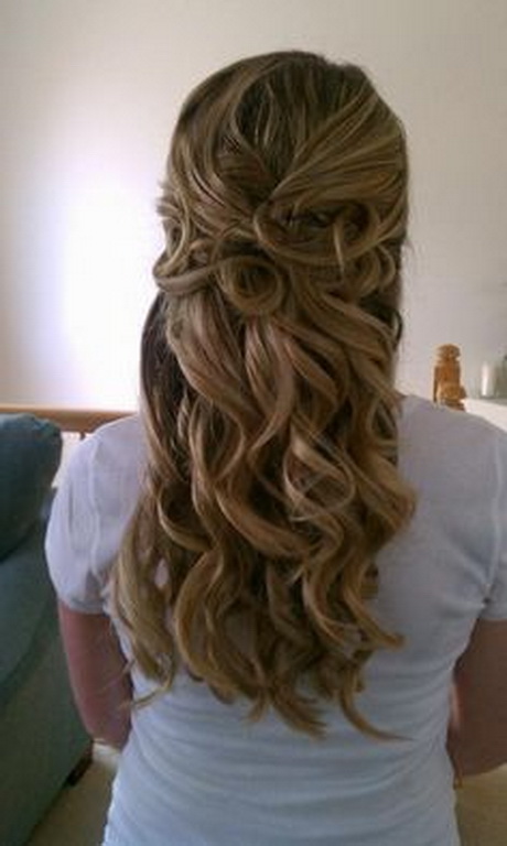 Prom hairstyles curly half up