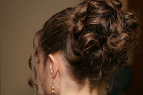 prom-hairstyles-for-curly-hair-updos-18-7 Prom hairstyles for curly hair updos