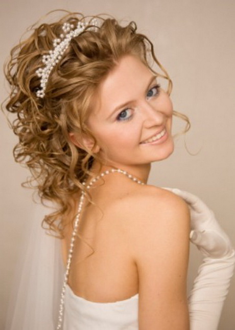 prom-hairstyles-for-curly-hair-69-10 Prom hairstyles for curly hair