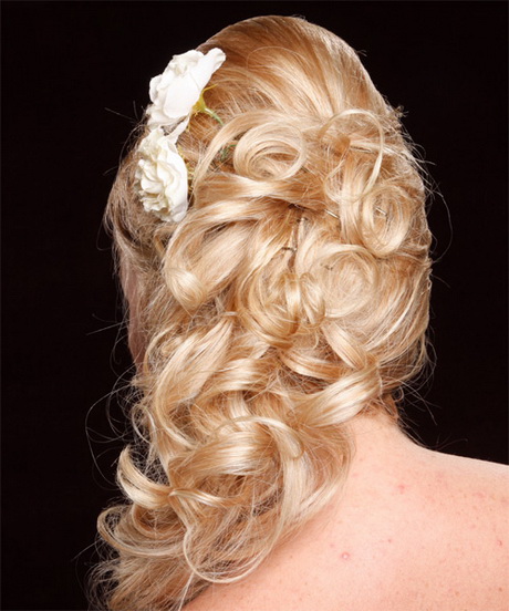 prom-hairstyles-up-and-curly-40-9 Prom hairstyles up and curly