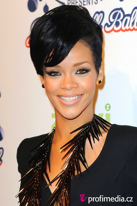 rihannas-hairstyles-13-13 Rihannas hairstyles