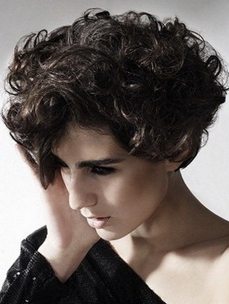 Short curly hairstyles for mature women