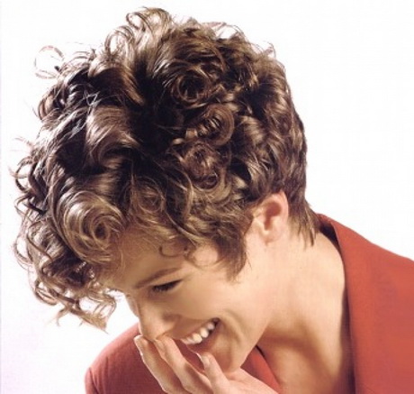 short-curly-hairstyles-for-women-02-4 Short curly hairstyles for women