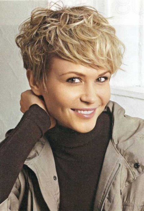 short-haircuts-for-women-with-curly-hair-21-7 Short haircuts for women with curly hair