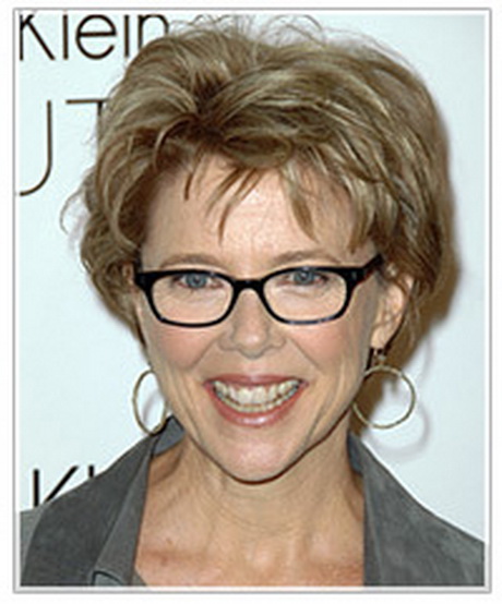 Short hairstyles for older women with glasses