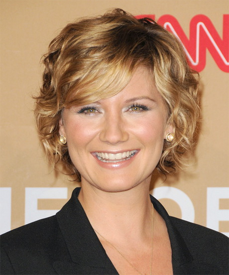 short-hairstyles-for-round-faces-and-curly-hair-01-4 Short hairstyles for round faces and curly hair