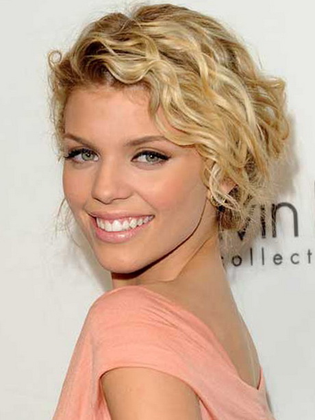 short-hairstyles-with-curls-15-2 Short hairstyles with curls