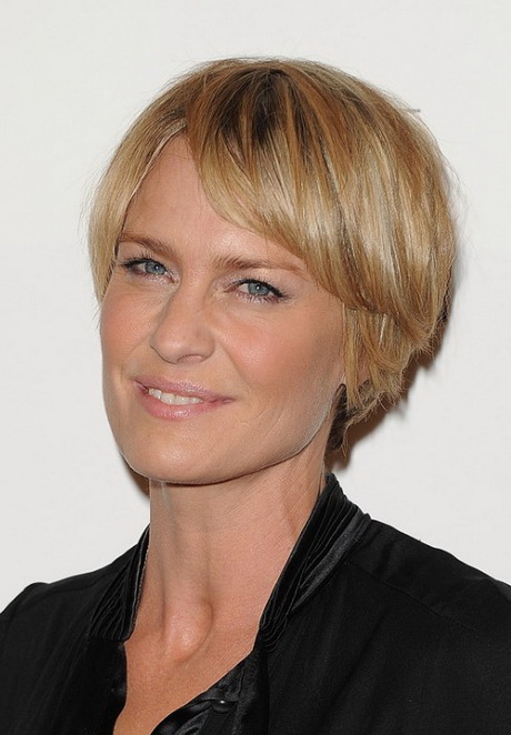 short-layered-hairstyles-for-women-over-40-14-2 Short layered hairstyles for women over 40