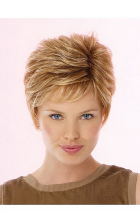 Short textured hairstyles for women