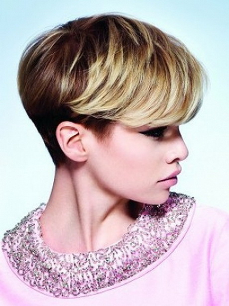 short wedge haircut for fine hair