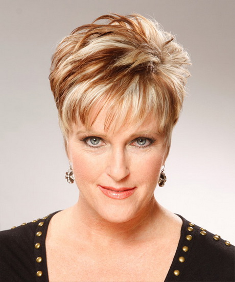 Trendy Short Hairstyles For Women Over 40 Trendy Short Hairstyles For Women Over 40