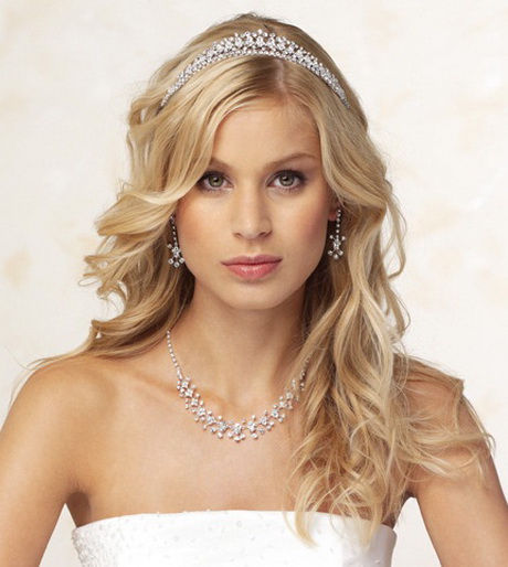 wedding-hairstyles-for-long-hair-with-tiara-00-5 Wedding hairstyles for long hair with tiara