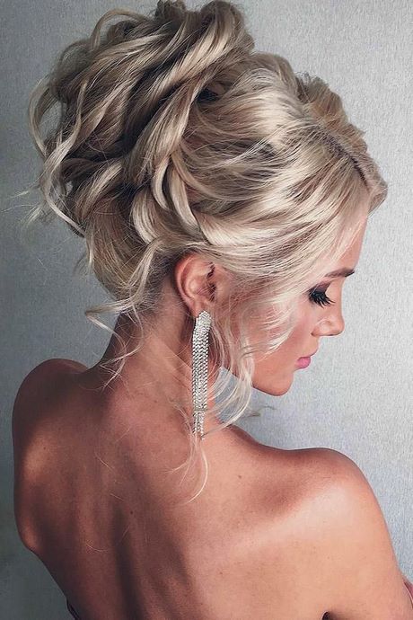 hottest-prom-hairstyles-2020-49_2 Hottest prom hairstyles 2020