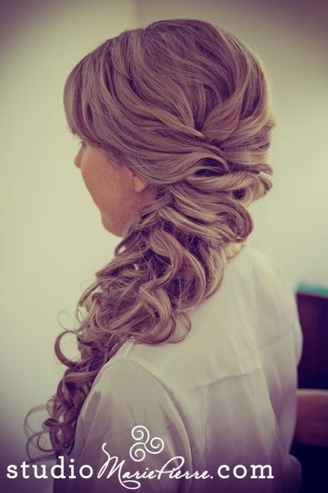 cute-prom-hairstyles-for-long-hair-2021-00_16 Cute prom hairstyles for long hair 2021