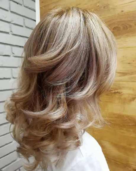 medium-hairstyles-for-women-2021-98_13 Medium hairstyles for women 2021