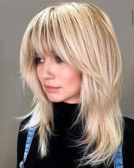 medium-layered-hairstyles-2021-18_18 Medium layered hairstyles 2021