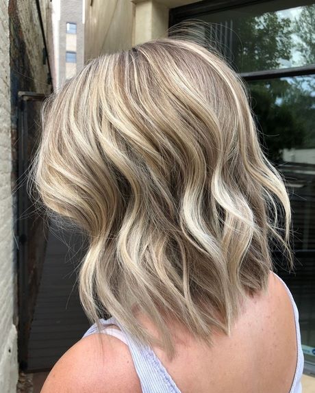 medium-layered-hairstyles-2021-18_8 Medium layered hairstyles 2021