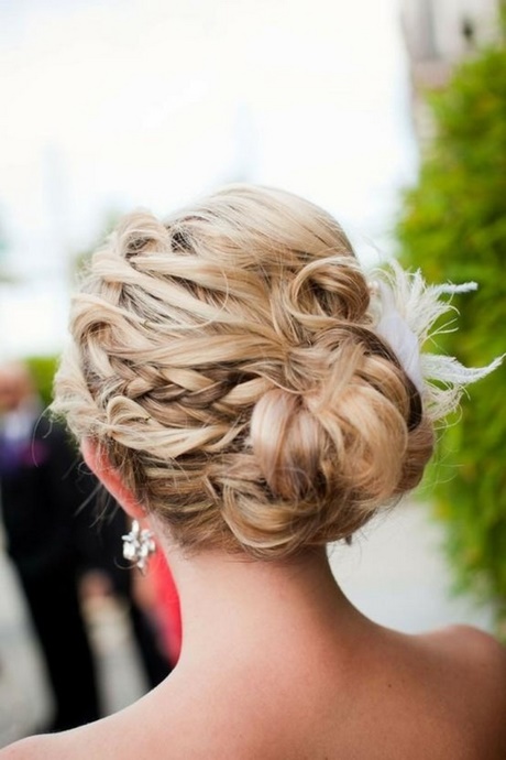 prom-updo-hairstyles-2021-36_15 Prom updo hairstyles 2021