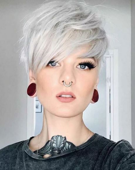 short-hairstyles-for-women-over-50-2021-62_11 Short hairstyles for women over 50 2021