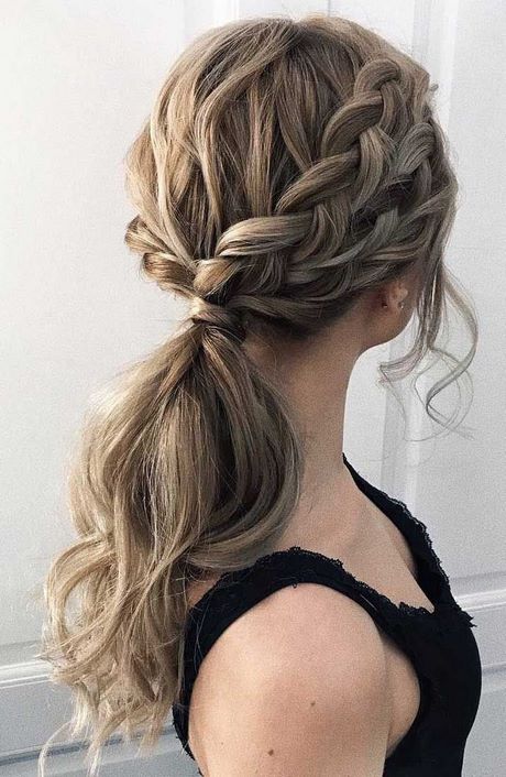 updo-hairstyles-for-prom-2021-29_8 Updo hairstyles for prom 2021