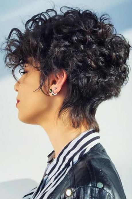 very-short-curly-hairstyles-2021-80_9 Very short curly hairstyles 2021