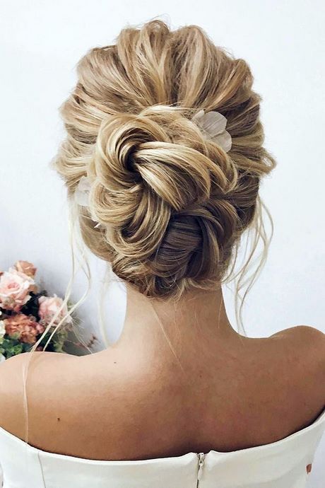 bridesmaid-hairstyles-2019-45_13 Bridesmaid hairstyles 2019