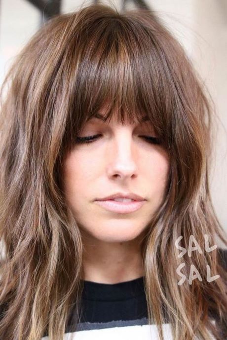 medium-hairstyles-with-bangs-2019-86_18 Medium hairstyles with bangs 2019