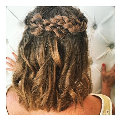 prom-hair-styles-2019-49_10 Prom hair styles 2019