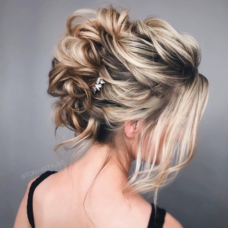 prom-updos-for-long-hair-2019-95_15 Prom updos for long hair 2019