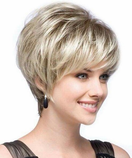 short-layered-haircuts-with-bangs-2018-26_11 Short layered haircuts with bangs 2018