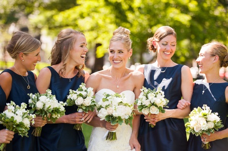 bride-and-bridesmaid-hairstyles-31_13 Bride and bridesmaid hairstyles