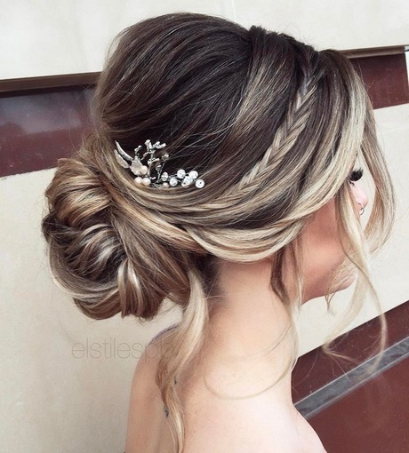 bridesmaid-bun-hairstyles-08_9 Bridesmaid bun hairstyles