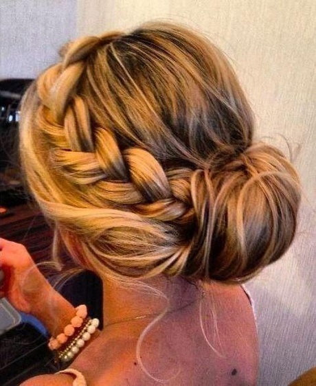 bridesmaid-hair-up-ideas-30_11 Bridesmaid hair up ideas