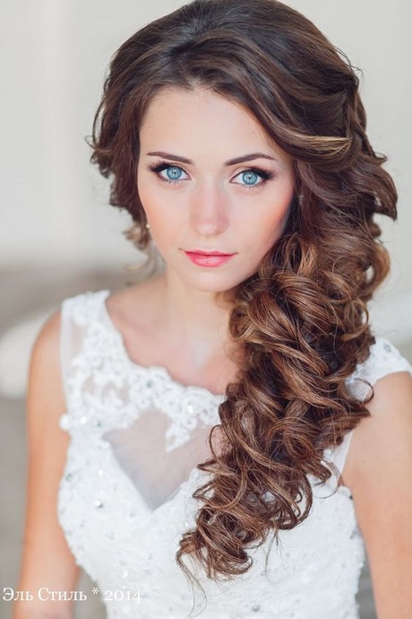 bridesmaid-side-hairstyles-43_17 Bridesmaid side hairstyles