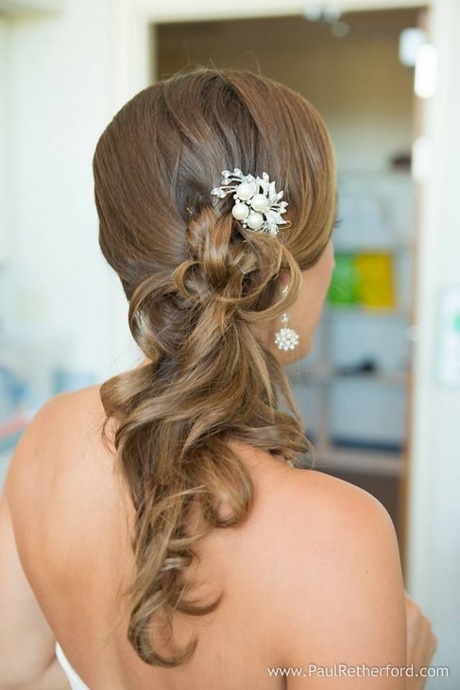 bridesmaid-side-hairstyles-43_8 Bridesmaid side hairstyles