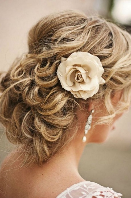 bridesmaid-updo-hairstyles-for-long-hair-39_18 Bridesmaid updo hairstyles for long hair